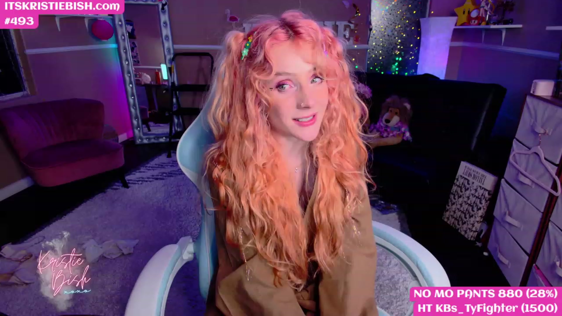 Gallery image thumbnail from KristieBish's myfreecams stream on, 05/03/2023, 07:08 image 4 of 20