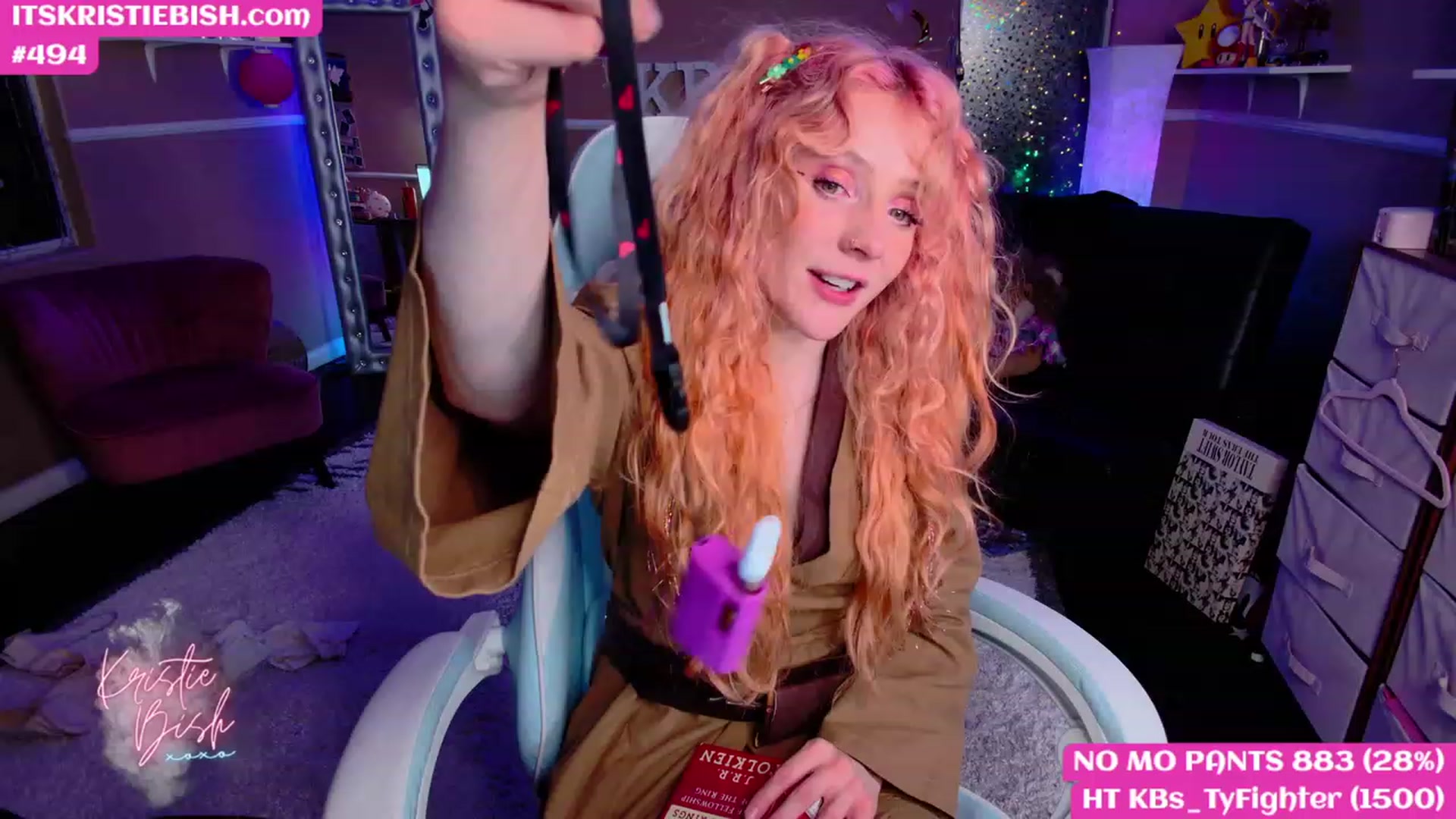 Gallery image thumbnail from KristieBish's myfreecams stream on, 05/03/2023, 07:08 image 2 of 20