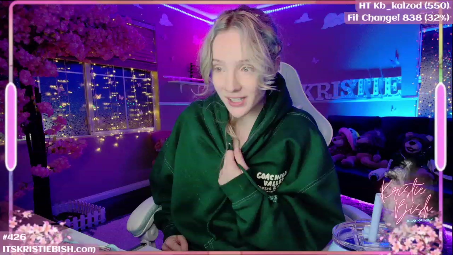 Gallery image thumbnail from KristieBish's myfreecams stream on, 08/01/2023, 04:38 image 10 of 20