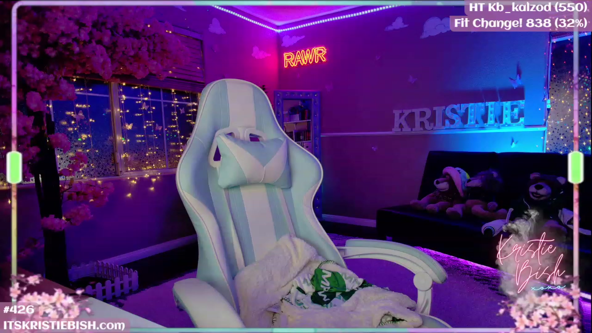 Gallery image thumbnail from KristieBish's myfreecams stream on, 08/01/2023, 04:38 image 12 of 20