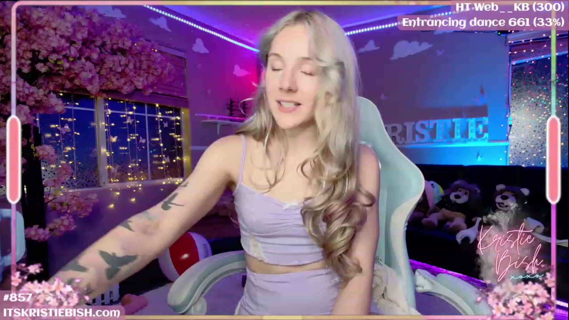 Gallery image thumbnail from KristieBish's myfreecams stream on, 08/03/2023, 04:45 image 1 of 20