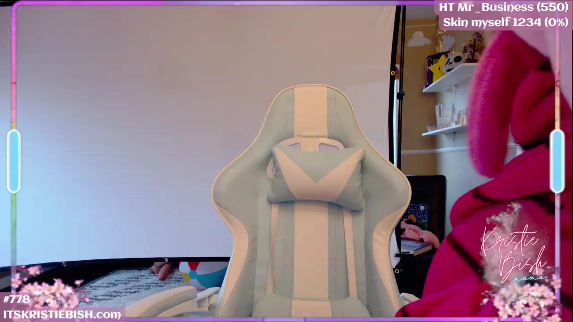 Gallery image thumbnail from KristieBish's myfreecams stream on, 08/14/2023, 02:25 image 18 of 20