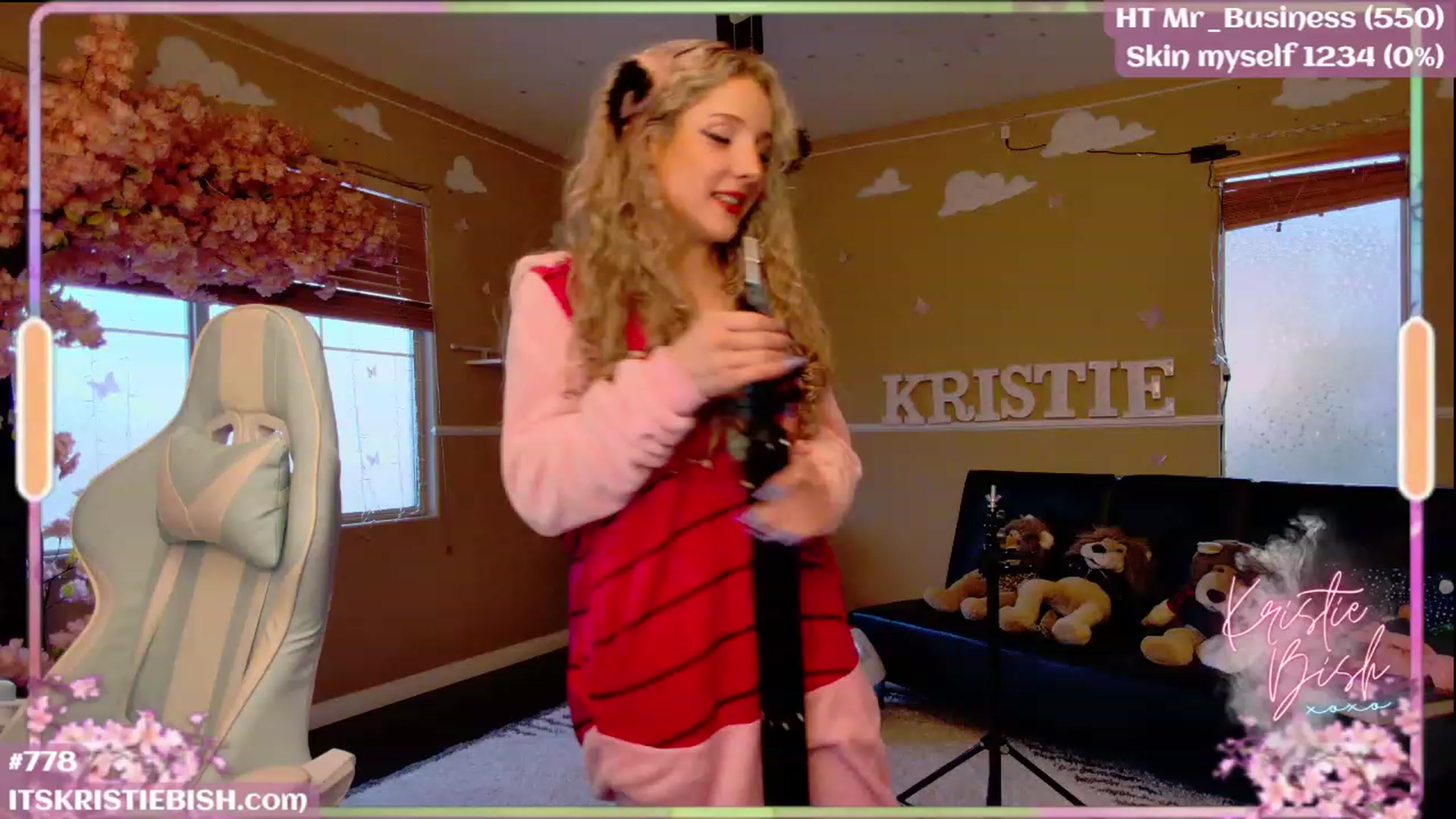 Gallery image thumbnail from KristieBish's myfreecams stream on, 08/14/2023, 04:35 image 2 of 20