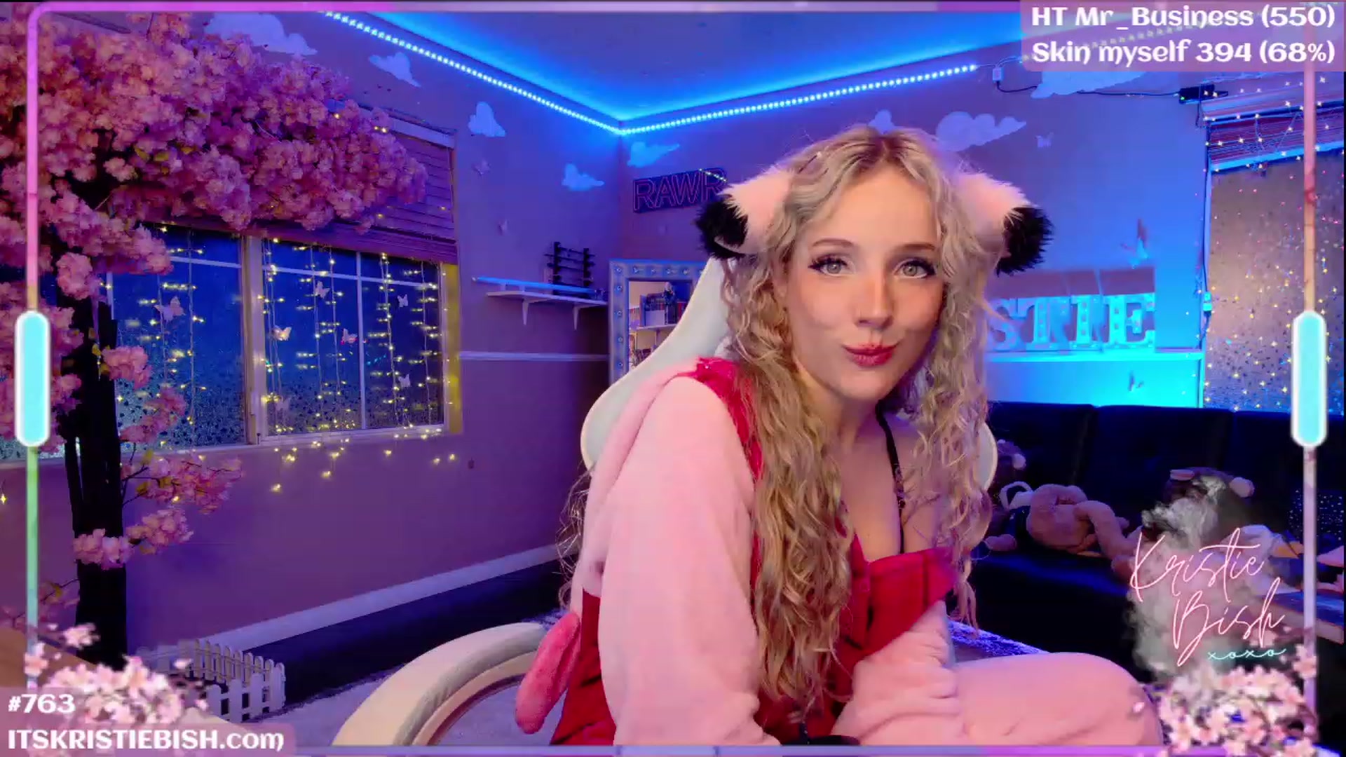 Gallery image thumbnail from KristieBish's myfreecams stream on, 08/14/2023, 04:35 image 15 of 20