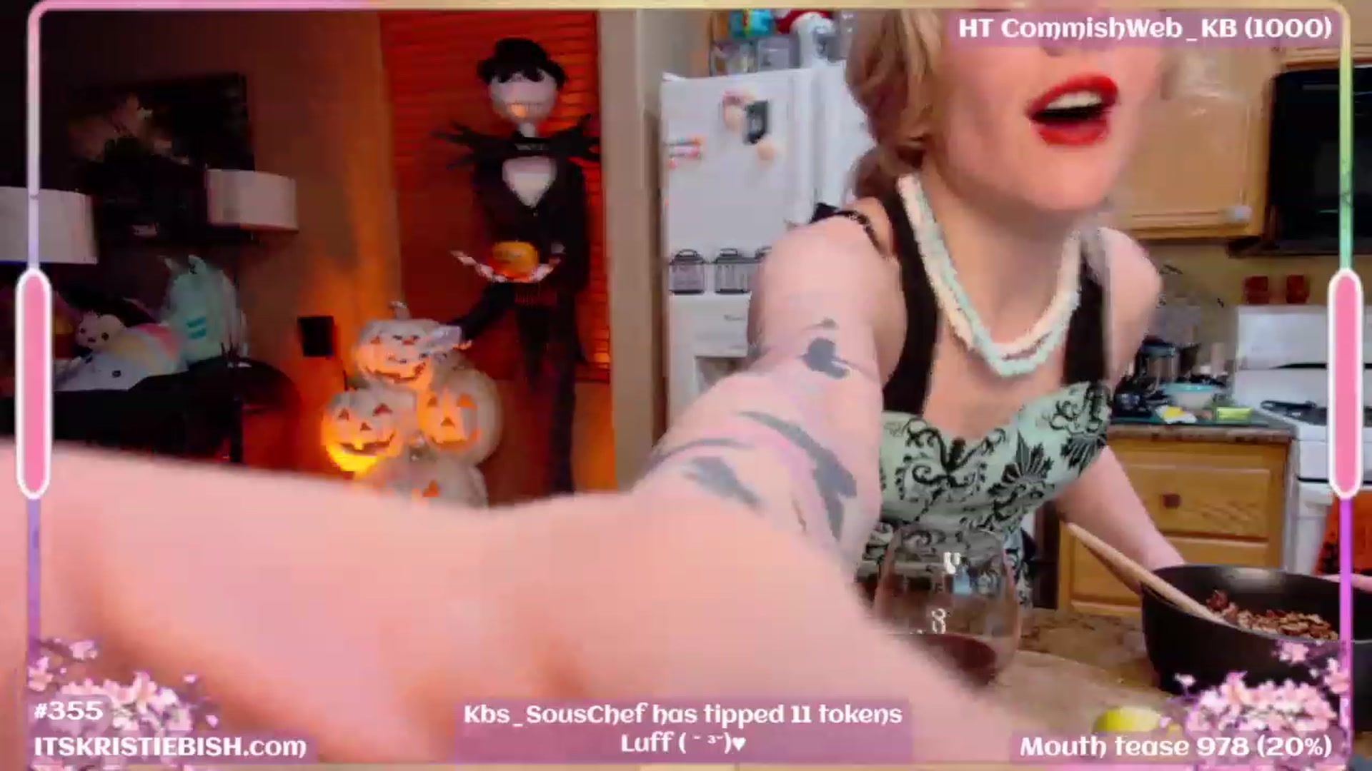 Gallery image thumbnail from KristieBish's myfreecams stream on, 08/25/2023, 08:07 image 10 of 20