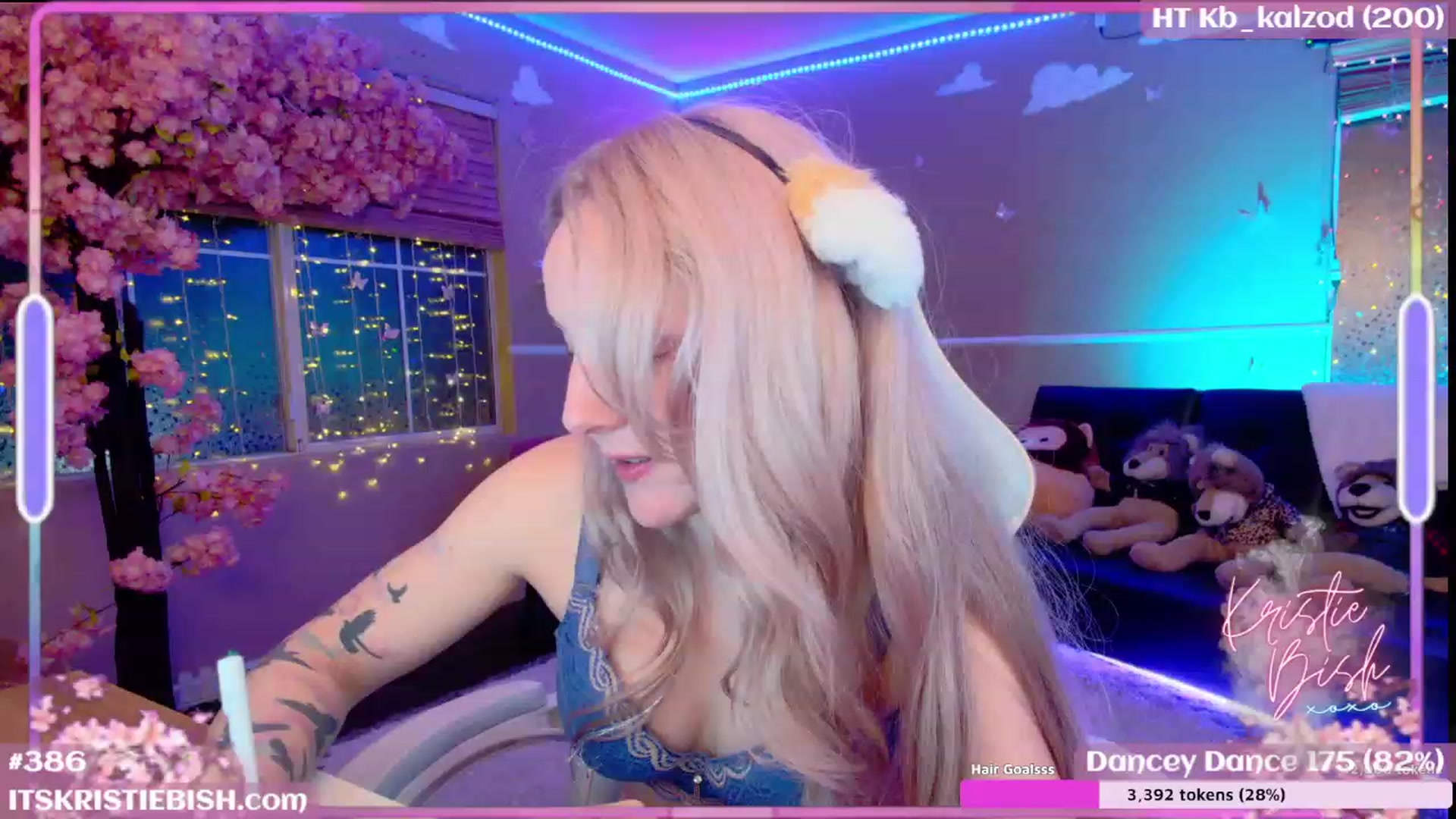 Gallery image thumbnail from KristieBish's myfreecams stream on, 08/31/2023, 06:35 image 17 of 20