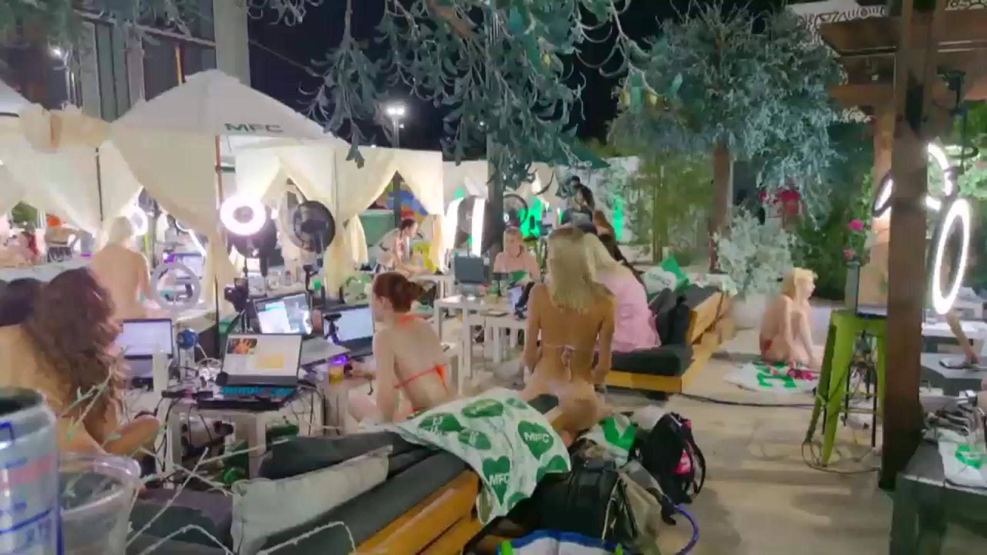 Gallery image thumbnail from KristieBish's myfreecams stream on, 10/10/2023, 04:56 image 11 of 20