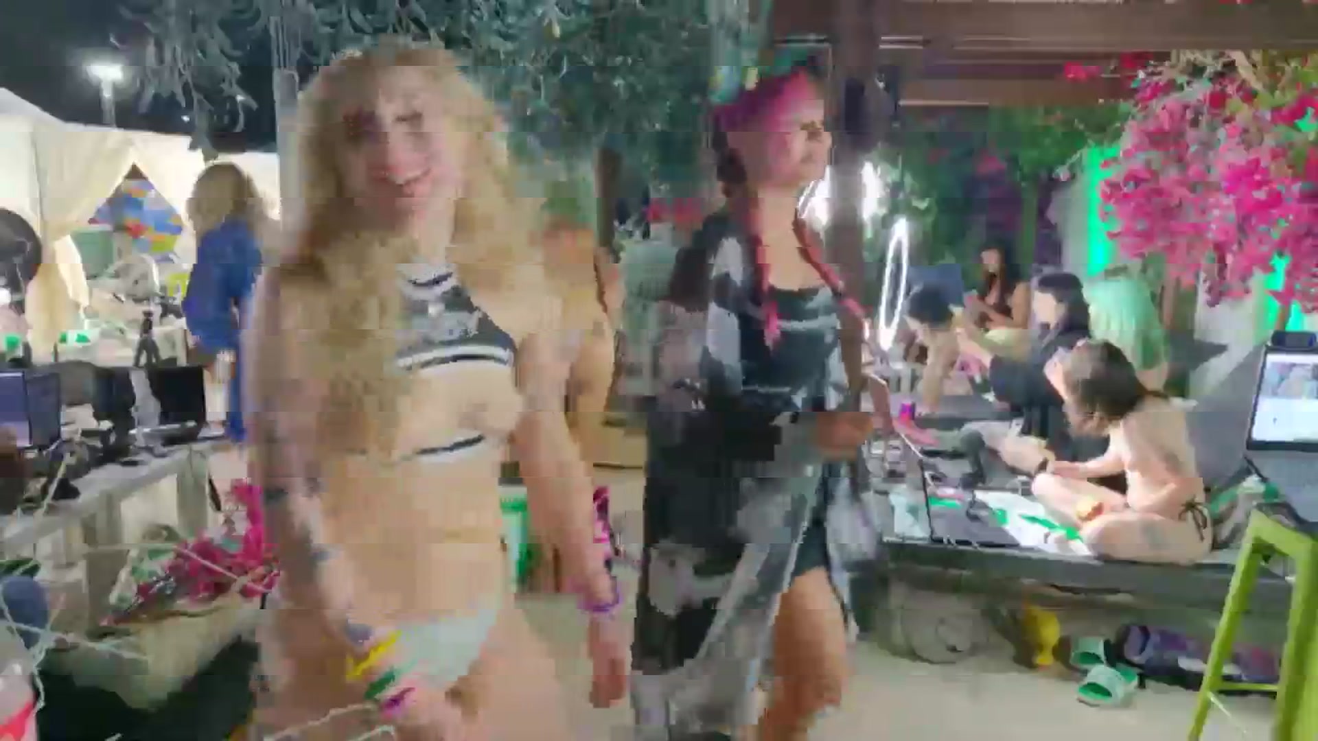 Gallery image thumbnail from KristieBish's myfreecams stream on, 10/10/2023, 06:06 image 18 of 20