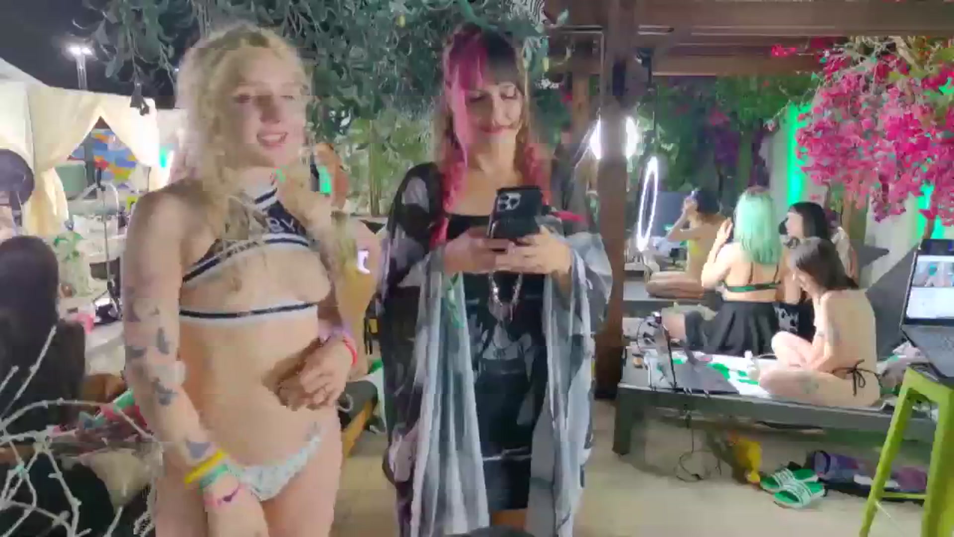 Gallery image thumbnail from KristieBish's myfreecams stream on, 10/10/2023, 06:06 image 10 of 20