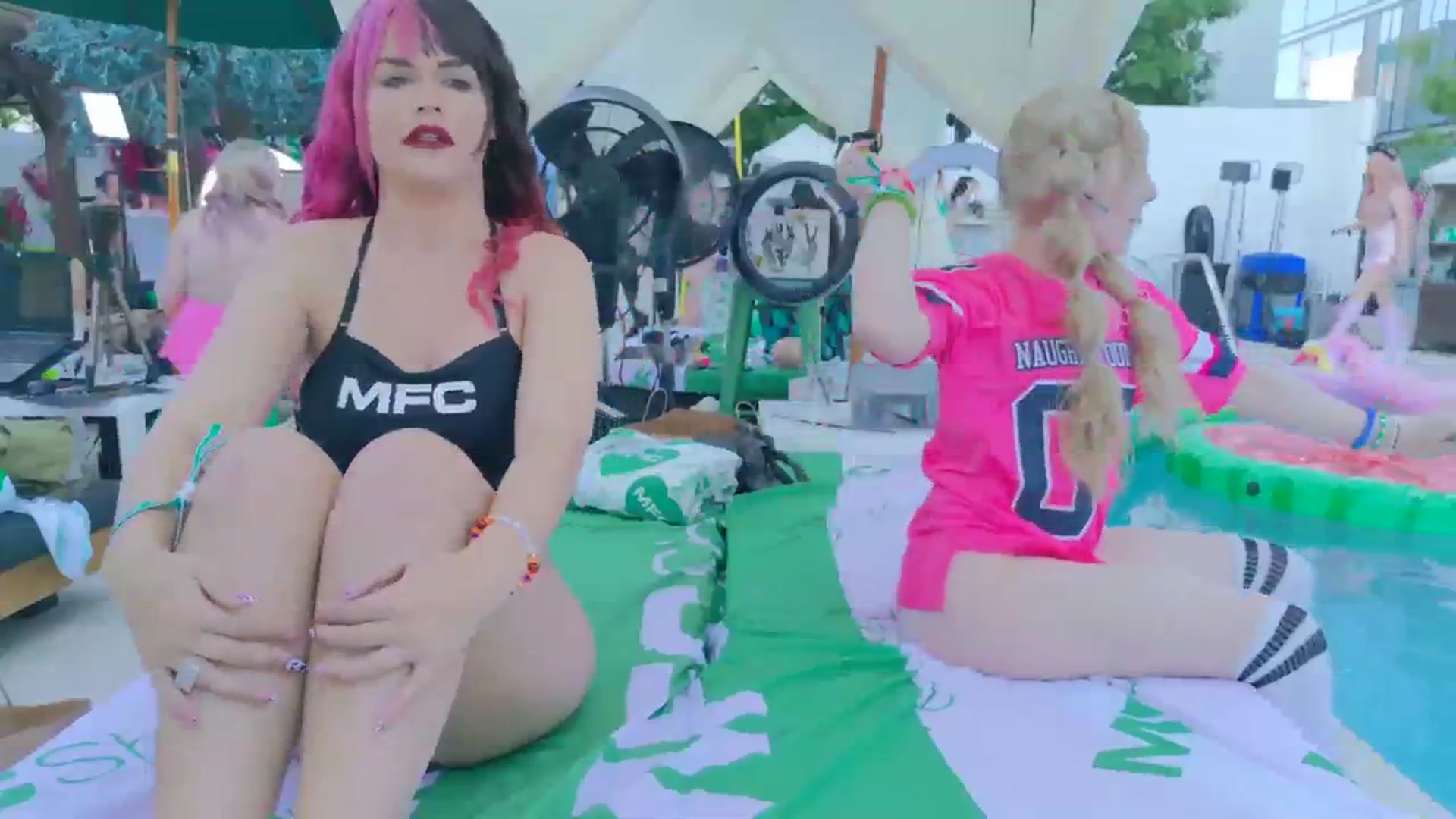 Gallery image thumbnail from KristieBish's myfreecams stream on, 10/11/2023, 24:13 image 19 of 20
