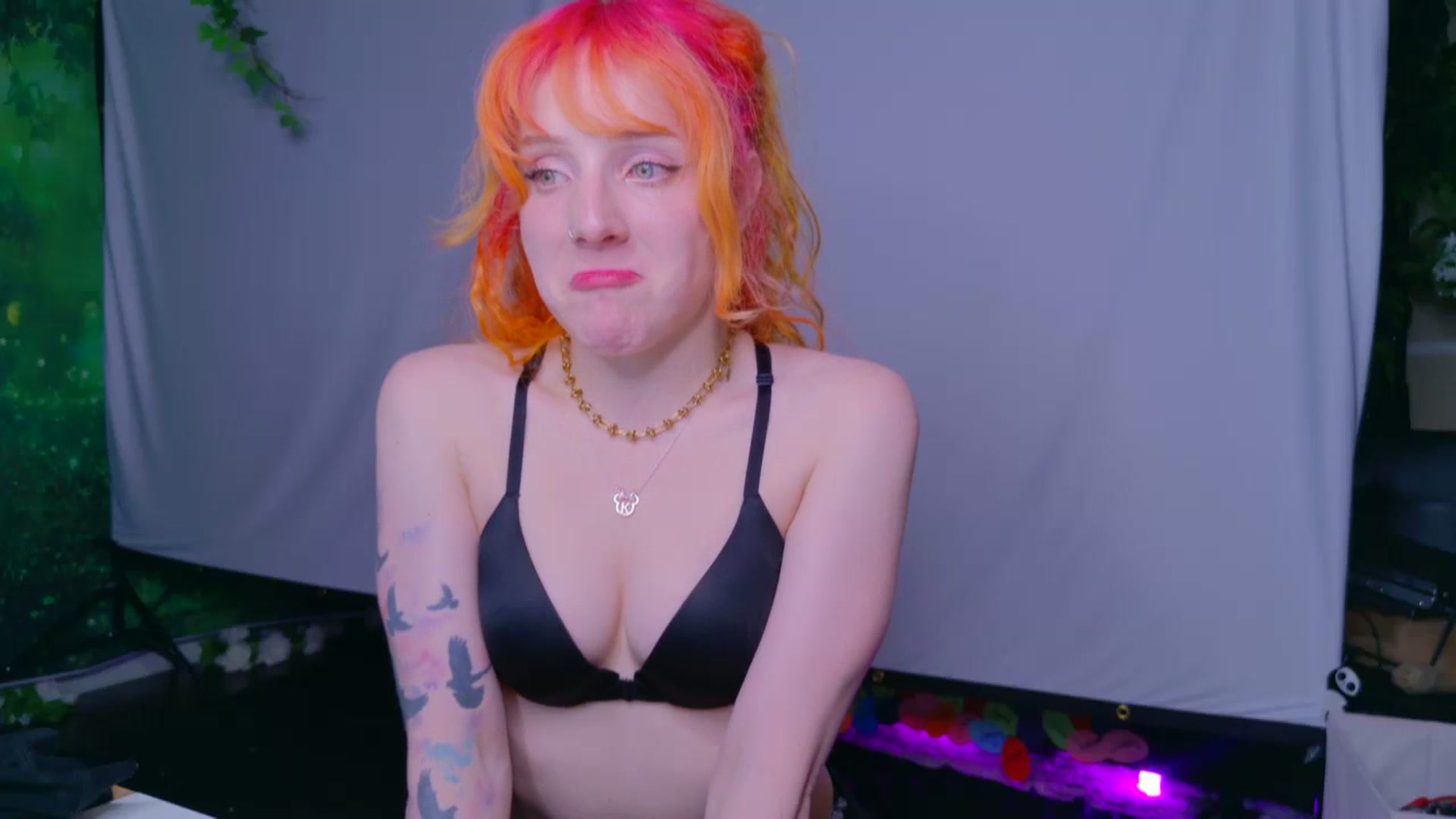 Gallery image thumbnail from KristieBish's myfreecams stream on, 04/04/2024, 05:35 image 18 of 20