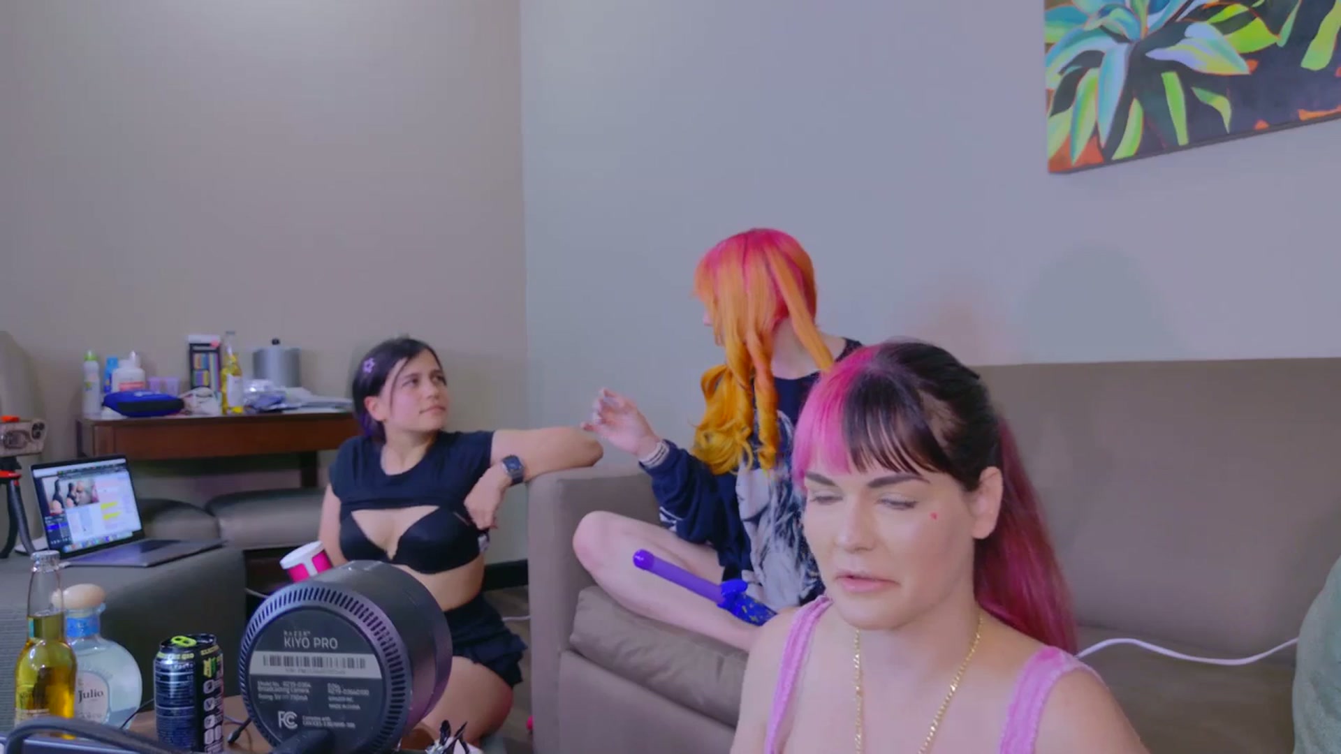 Gallery image thumbnail from KristieBish's myfreecams stream on, 04/11/2024, 21:31 image 12 of 20