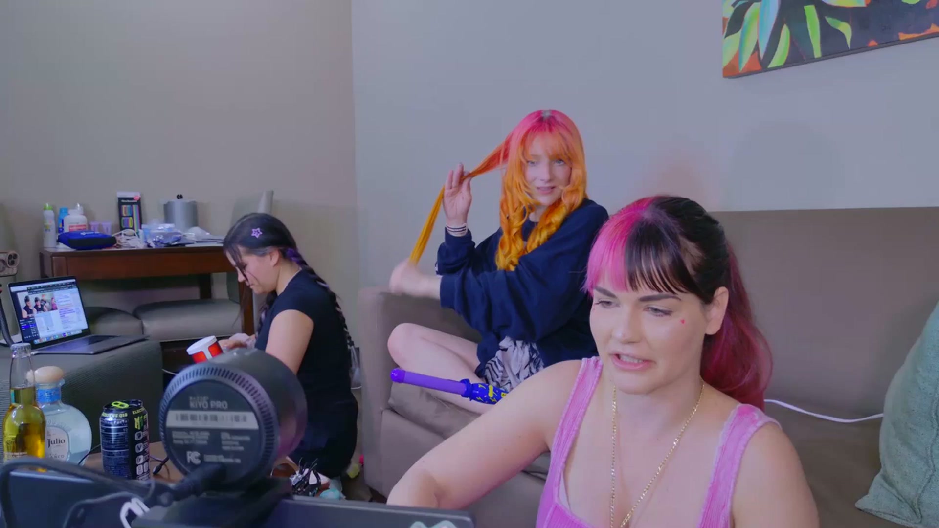 Gallery image thumbnail from KristieBish's myfreecams stream on, 04/11/2024, 21:31 image 16 of 20