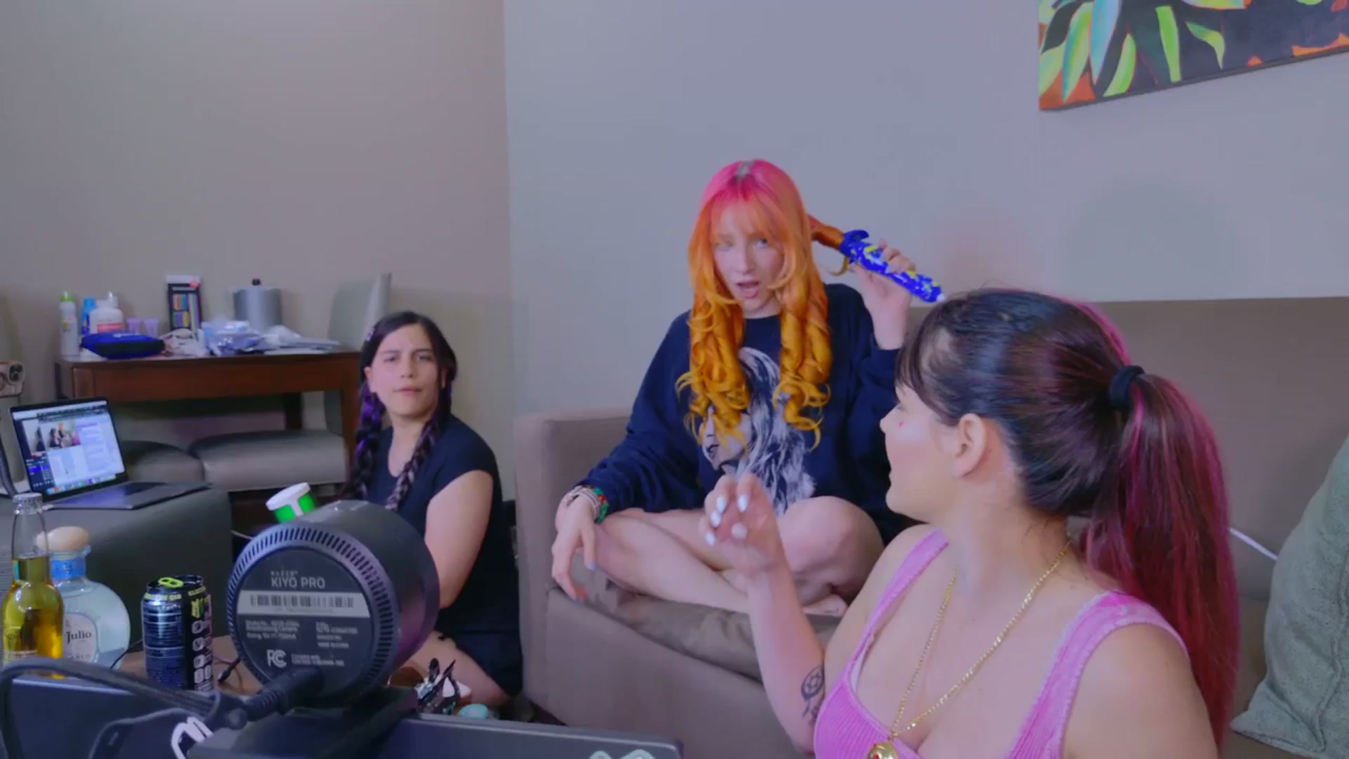 Gallery image thumbnail from KristieBish's myfreecams stream on, 04/11/2024, 21:31 image 18 of 20