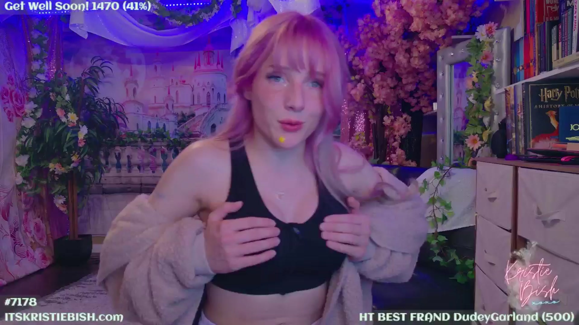 Gallery image thumbnail from KristieBish's myfreecams stream on, 06/13/2024, 04:38 image 9 of 20