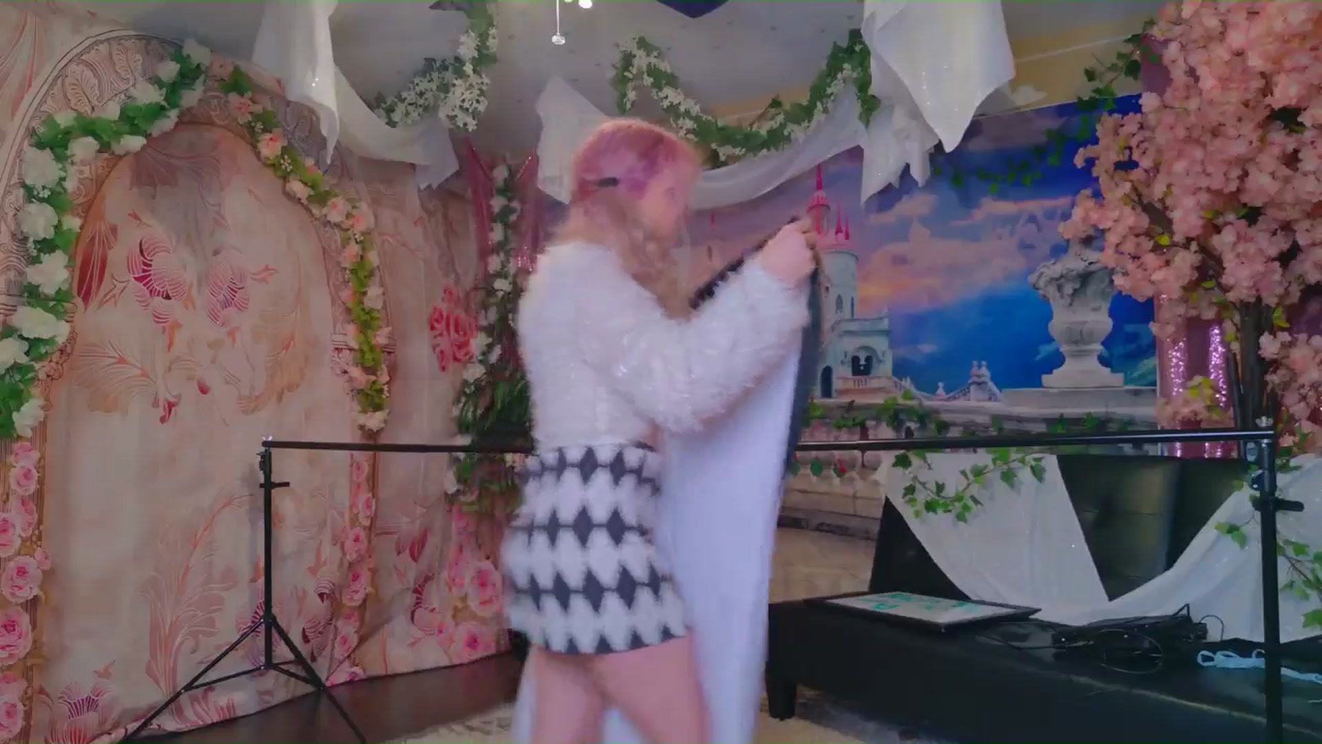 Gallery image thumbnail from KristieBish's myfreecams stream on, 06/29/2024, 04:46 image 11 of 20