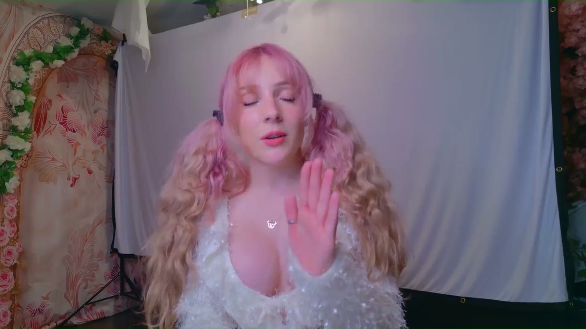 Gallery image thumbnail from KristieBish's myfreecams stream on, 06/29/2024, 04:46 image 17 of 20