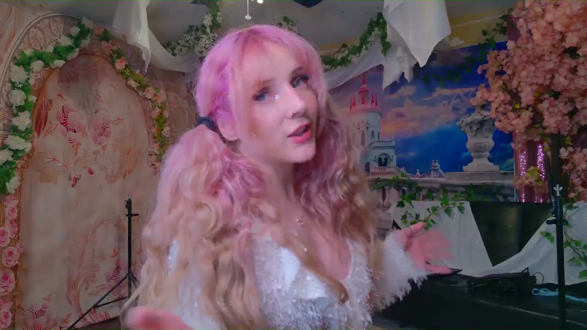 Gallery image thumbnail from KristieBish's myfreecams stream on, 06/29/2024, 04:46 image 7 of 20