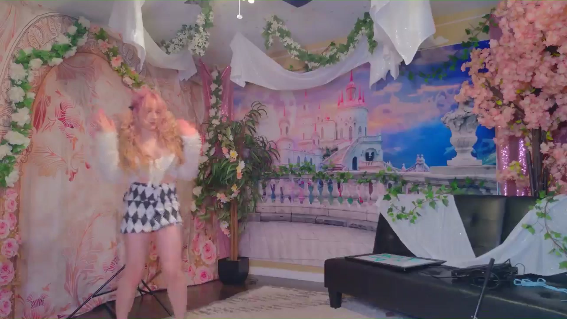 Gallery image thumbnail from KristieBish's myfreecams stream on, 06/29/2024, 04:46 image 9 of 20