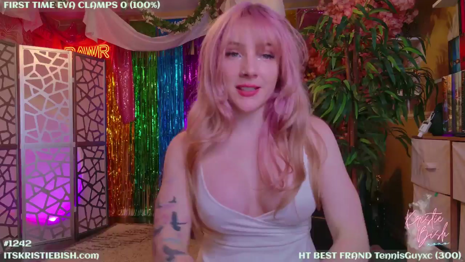Gallery image thumbnail from KristieBish's myfreecams stream on, 07/08/2024, 03:52 image 10 of 20