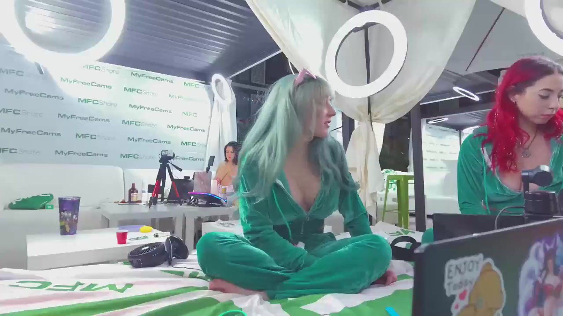 Gallery image thumbnail from KristieBish's myfreecams stream on, 09/25/2024, 06:40 image 3 of 20