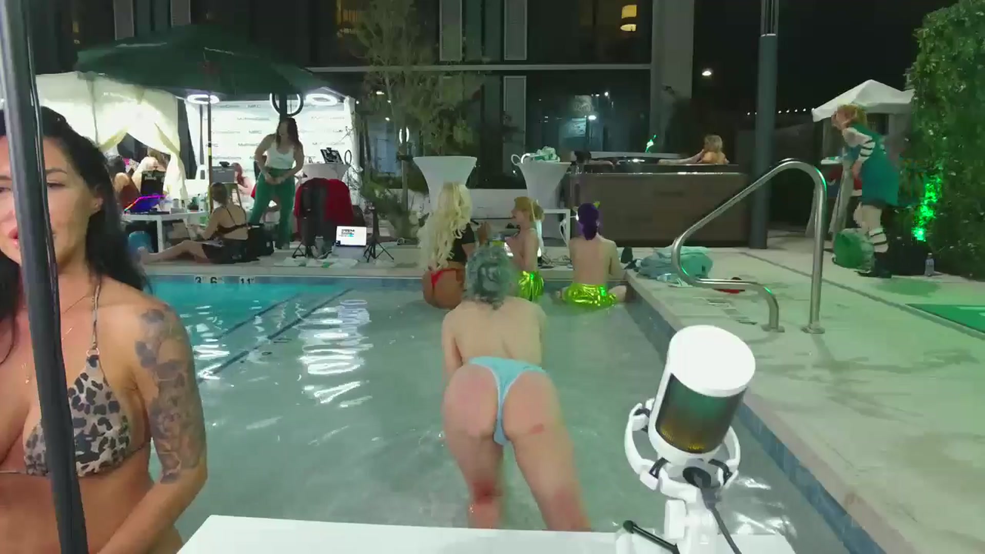 Gallery image thumbnail from KristieBish's myfreecams stream on, 09/26/2024, 05:32 image 19 of 20