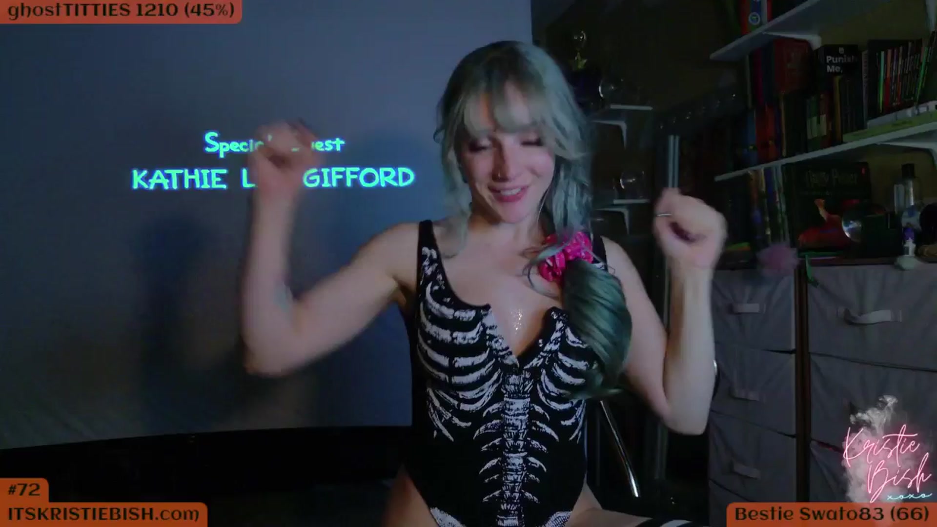 Gallery image thumbnail from KristieBish's myfreecams stream on, 10/01/2024, 07:27 image 16 of 20