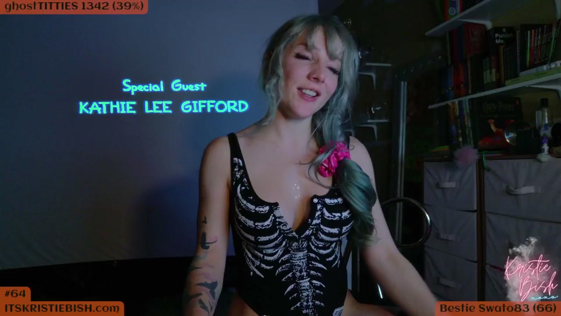 Gallery image thumbnail from KristieBish's myfreecams stream on, 10/01/2024, 07:27 image 12 of 20