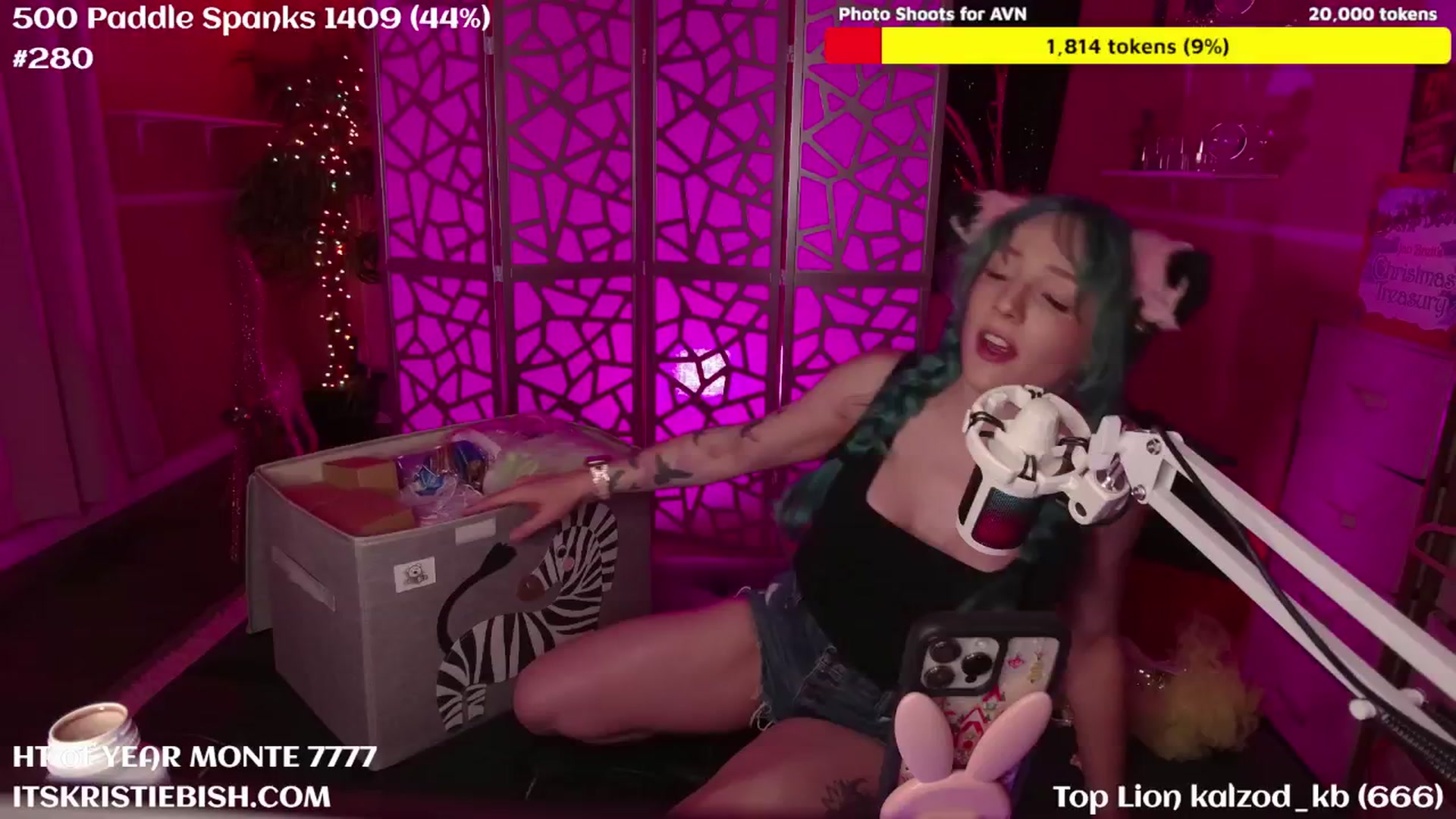 Gallery image thumbnail from KristieBish's myfreecams stream on, 01/07/2025, 05:19 image 1 of 20