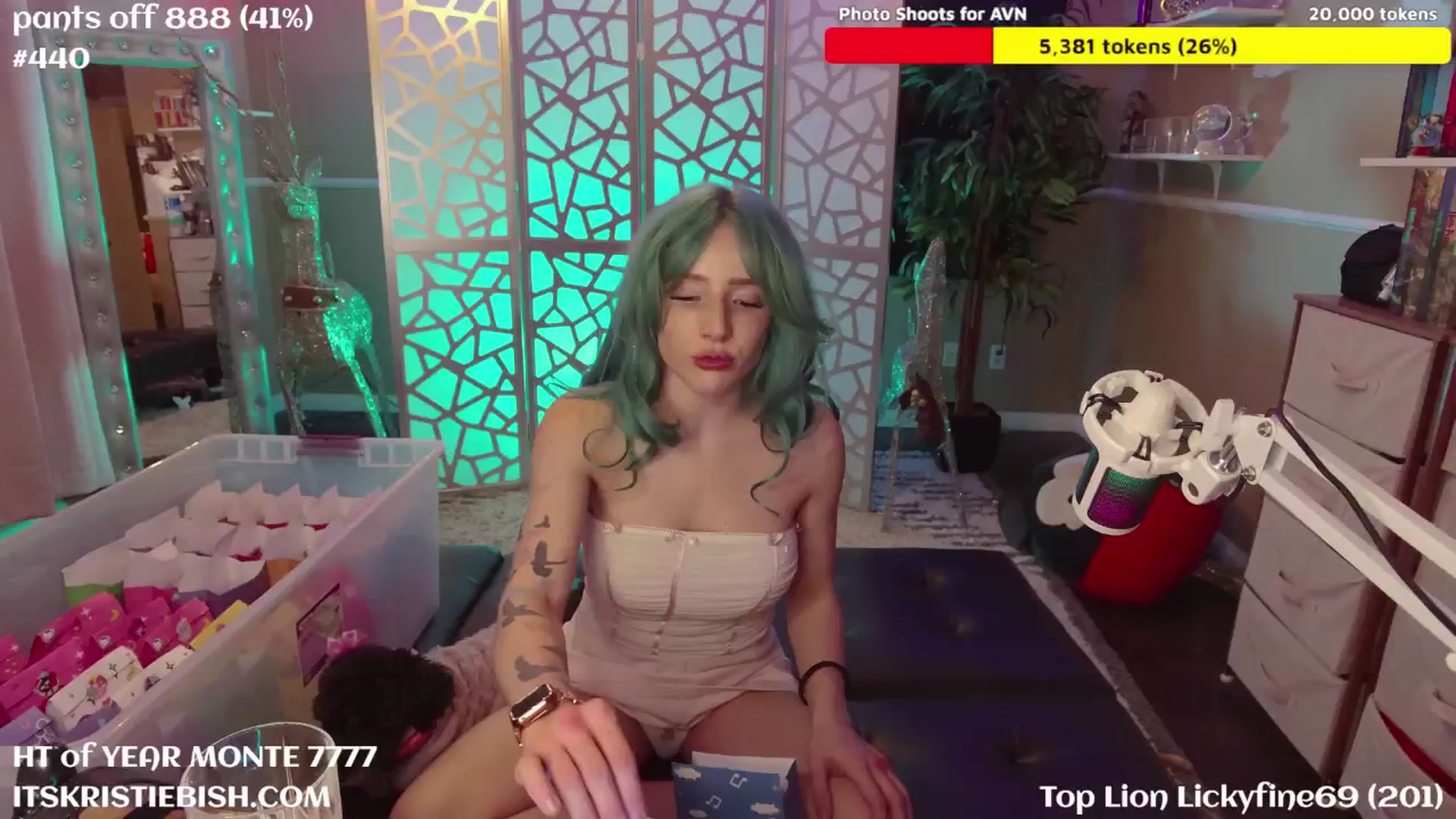 Gallery image thumbnail from KristieBish's myfreecams stream on, 01/17/2025, 06:50 image 3 of 20