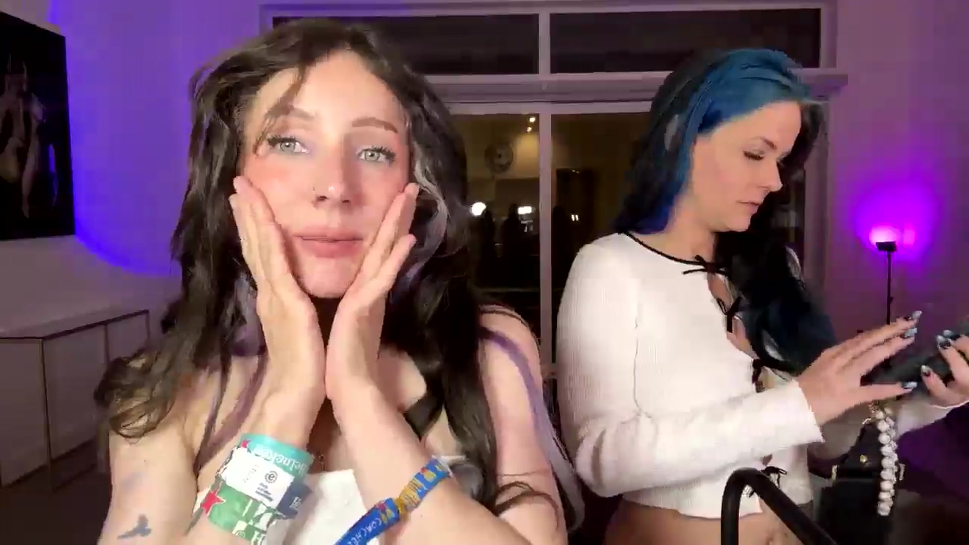 Gallery image thumbnail from KristieBish's myfreecams stream on, 04/15/2025, 05:07 image 5 of 20