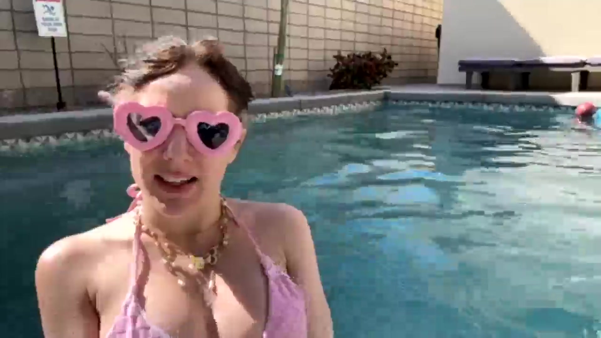Gallery image thumbnail from KristieBish's myfreecams stream on, 04/15/2025, 23:06 image 10 of 20