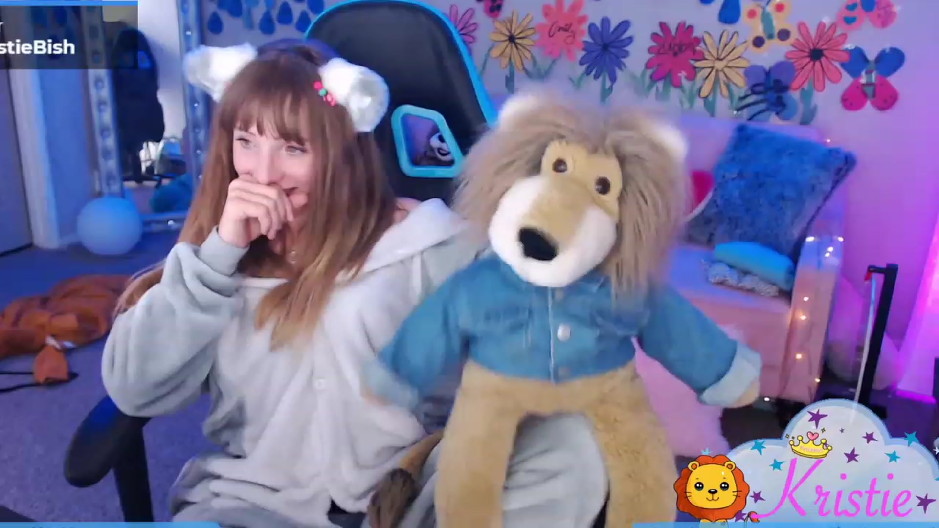 Gallery image thumbnail from Kristiemas's myfreecams stream on, 12/03/2022, 07:36 image 19 of 20