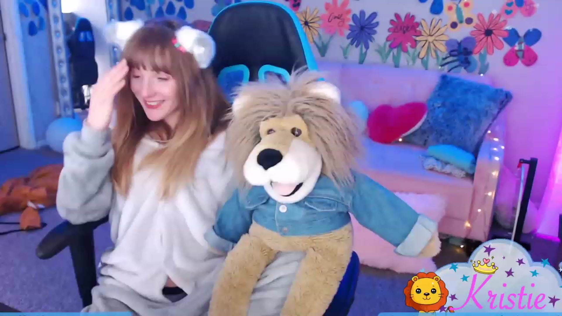 Gallery image thumbnail from Kristiemas's myfreecams stream on, 12/22/2022, 09:20 image 18 of 20