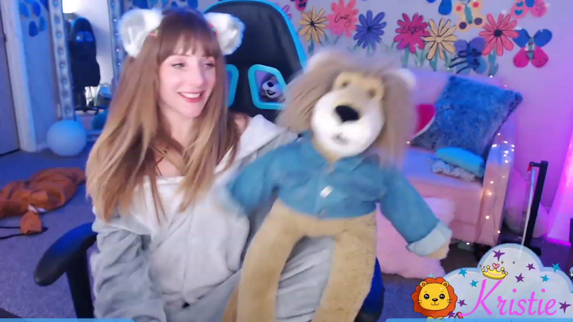 Gallery image thumbnail from Kristiemas's myfreecams stream on, 12/22/2022, 09:20 image 19 of 20