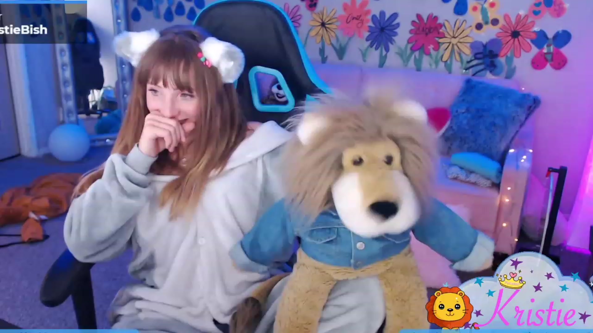 Gallery image thumbnail from Kristiemas's myfreecams stream on, 12/22/2022, 09:20 image 20 of 20