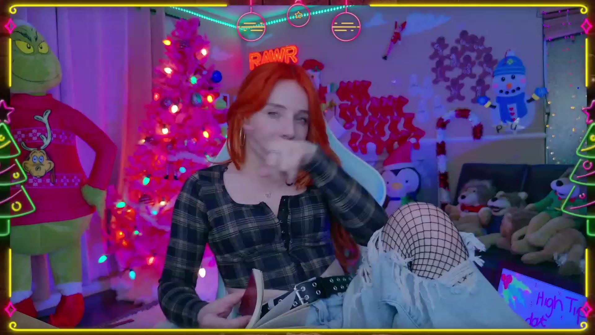 Gallery image thumbnail from Kristiemas's myfreecams stream on, 12/18/2023, 05:10 image 20 of 20