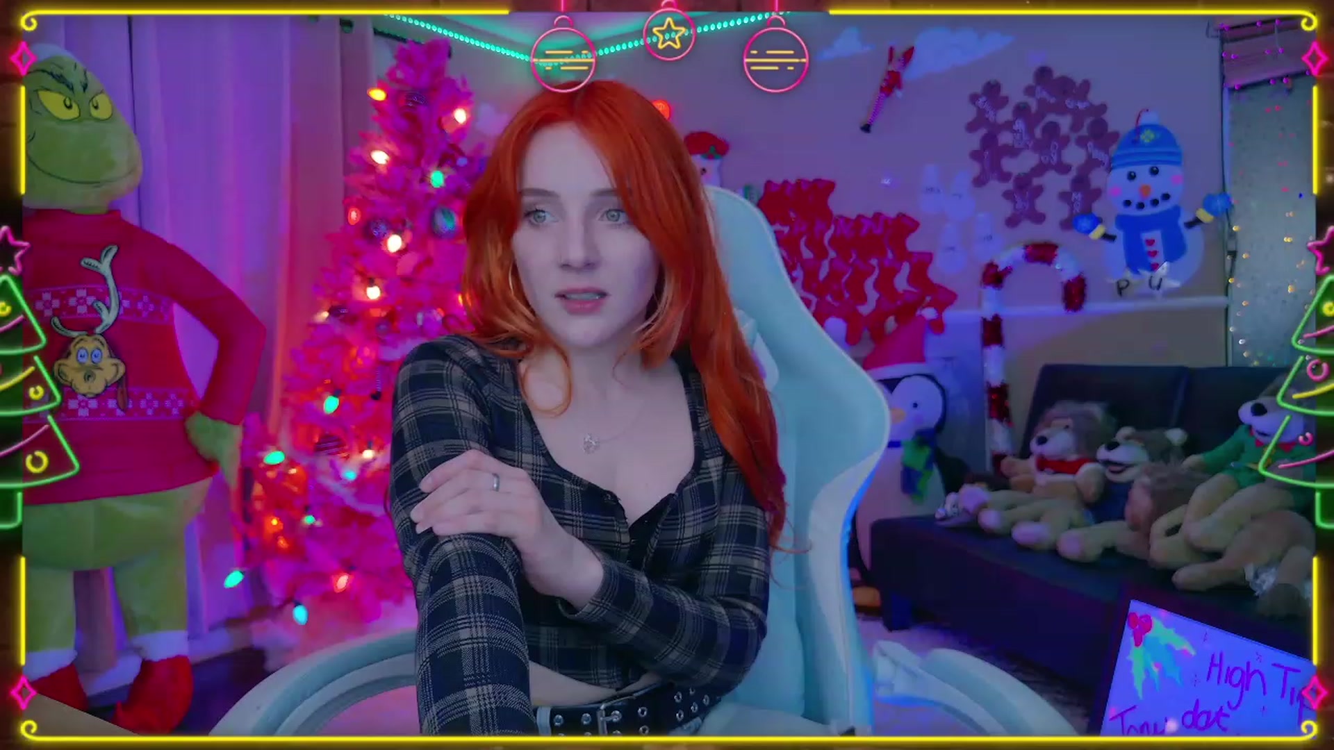 Gallery image thumbnail from Kristiemas's myfreecams stream on, 12/18/2023, 05:10 image 15 of 20