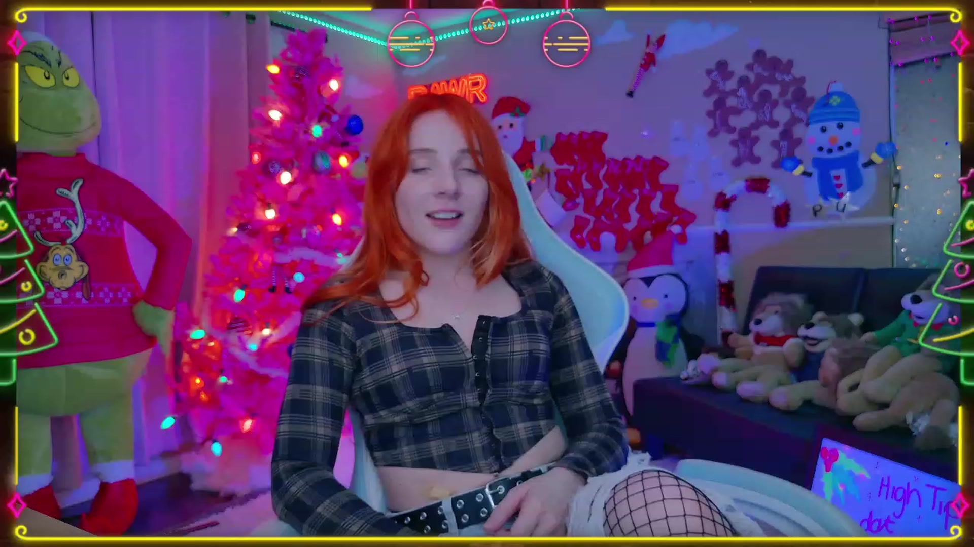 Gallery image thumbnail from Kristiemas's myfreecams stream on, 12/18/2023, 05:10 image 19 of 20