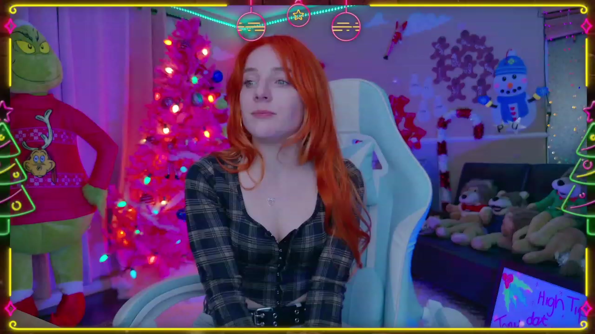 Gallery image thumbnail from Kristiemas's myfreecams stream on, 12/18/2023, 05:10 image 16 of 20