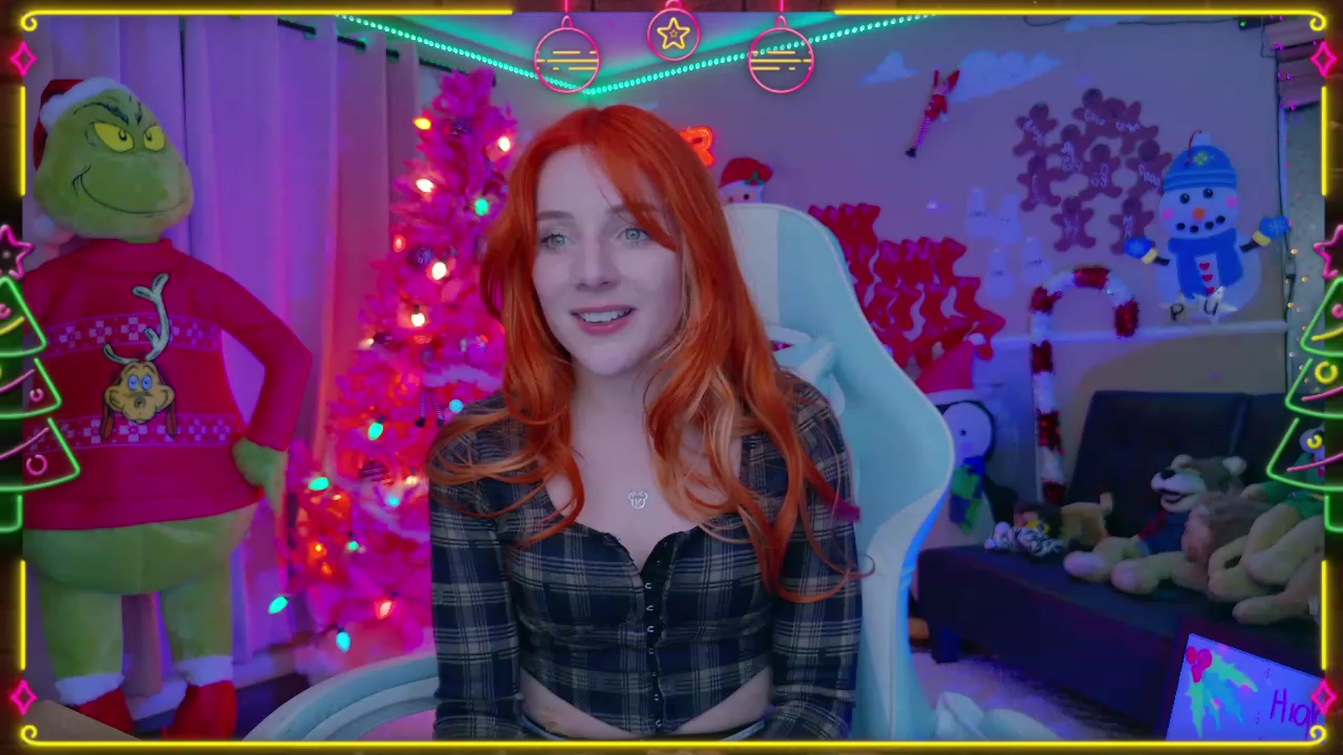 Gallery image thumbnail from Kristiemas's myfreecams stream on, 12/18/2023, 06:15 image 16 of 20