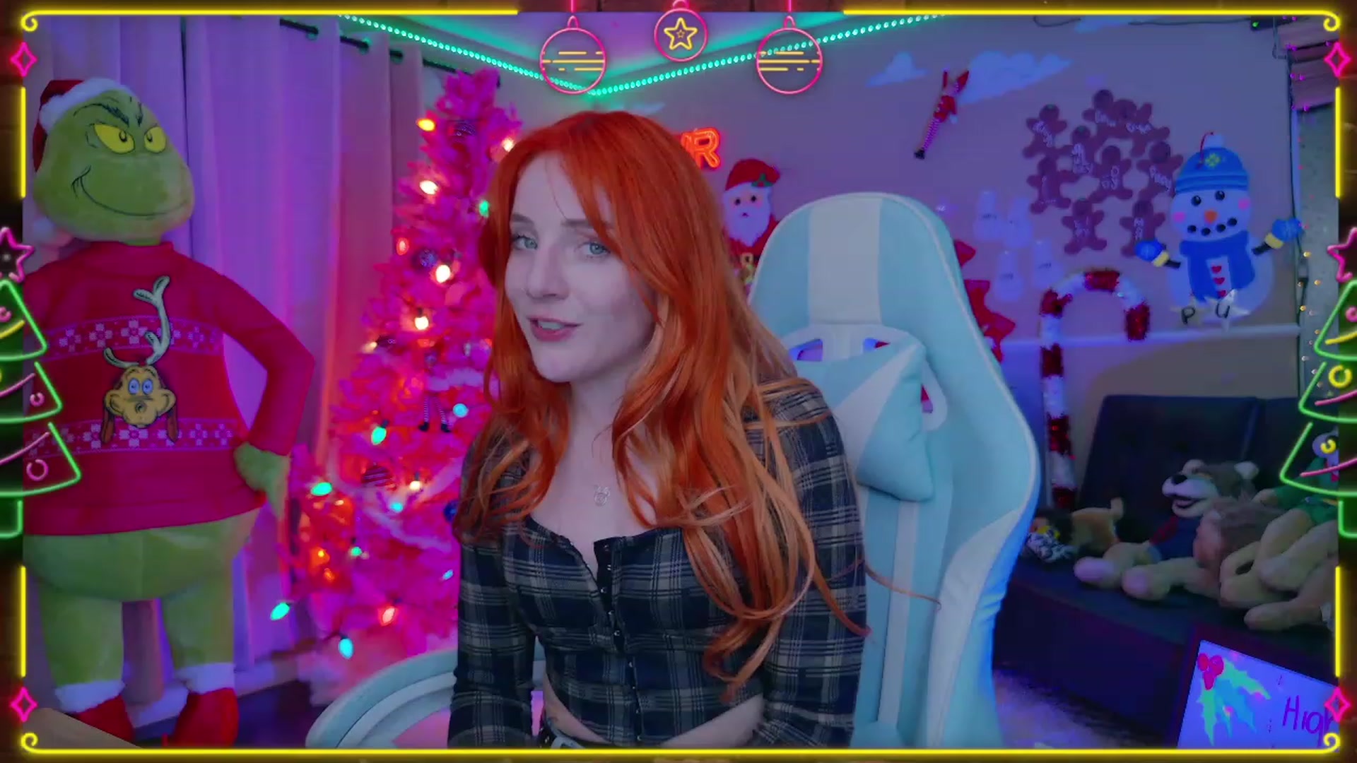 Gallery image thumbnail from Kristiemas's myfreecams stream on, 12/18/2023, 06:15 image 17 of 20