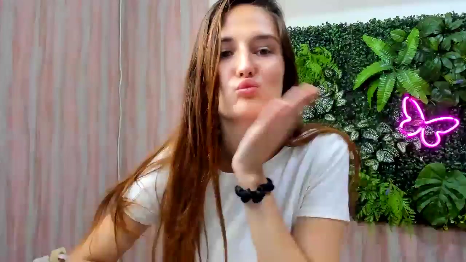 Gallery image thumbnail from KristinaGo's myfreecams stream on, 08/26/2024, 11:28 image 14 of 20