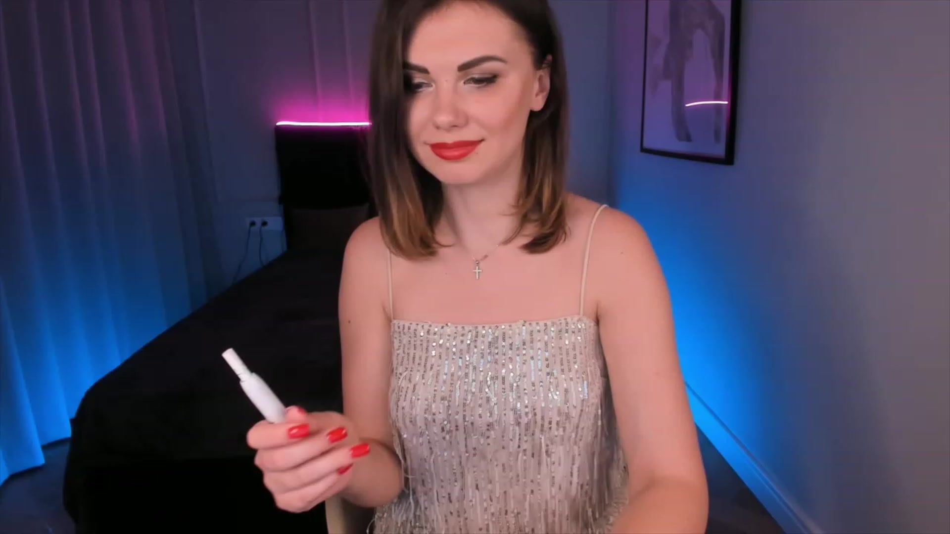 Gallery image thumbnail from KristinaLogan's myfreecams stream on, 11/16/2022, 19:06 image 2 of 20