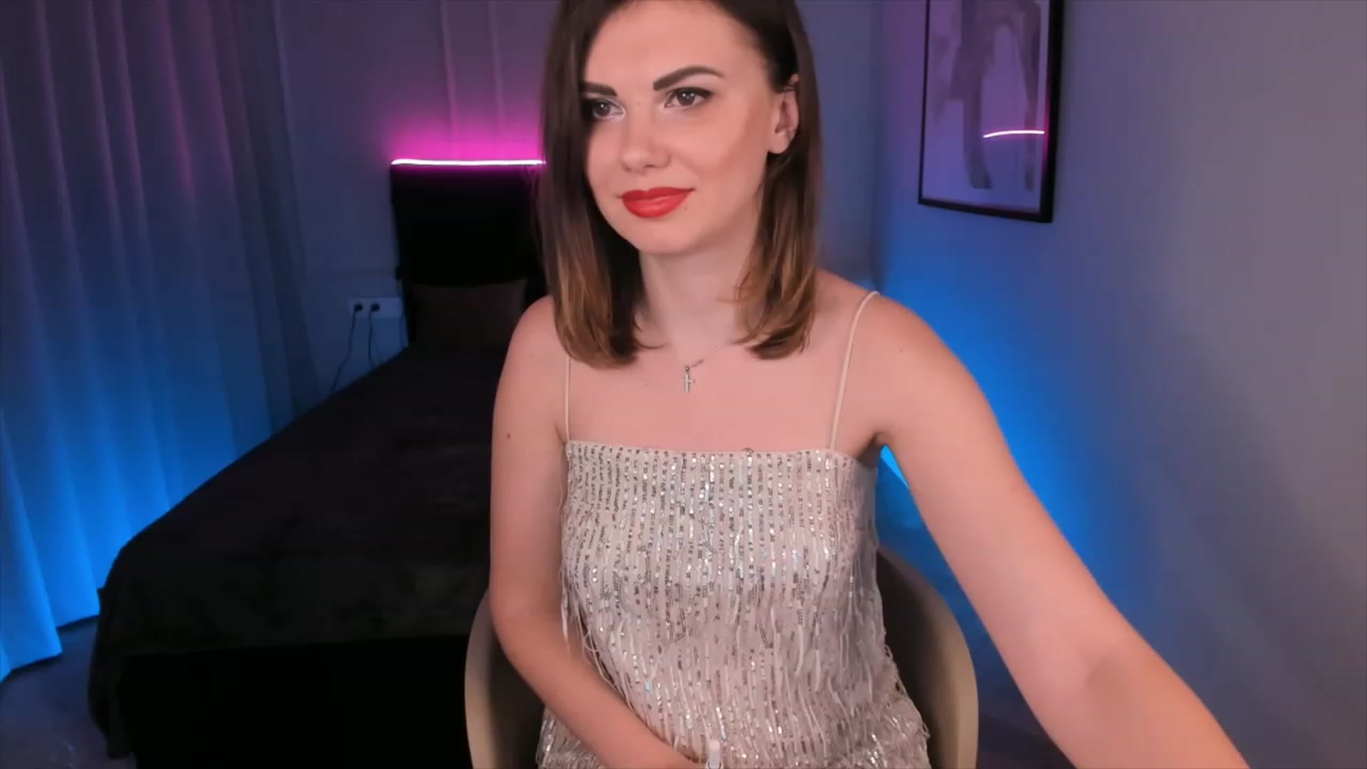 Gallery image thumbnail from KristinaLogan's myfreecams stream on, 11/16/2022, 19:06 image 6 of 20