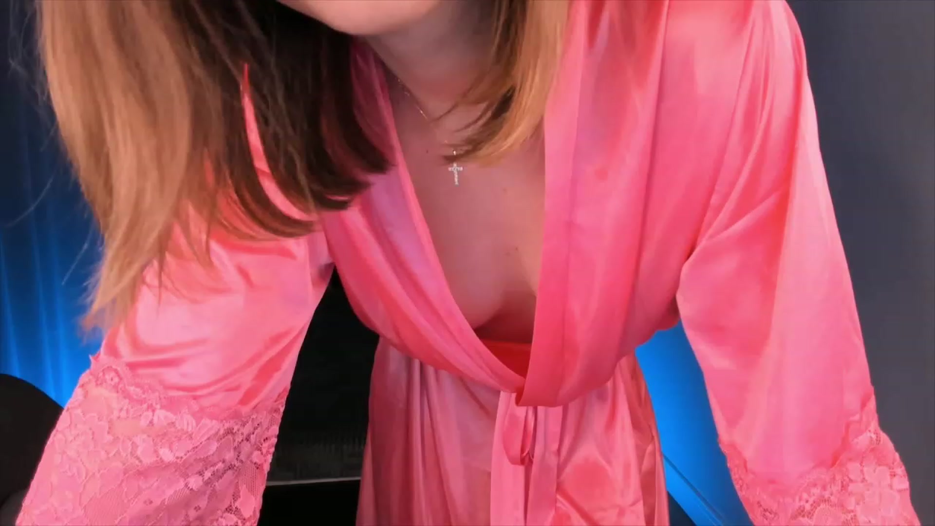 Gallery image thumbnail from KristinaLogan's myfreecams stream on, 12/05/2022, 16:15 image 18 of 20