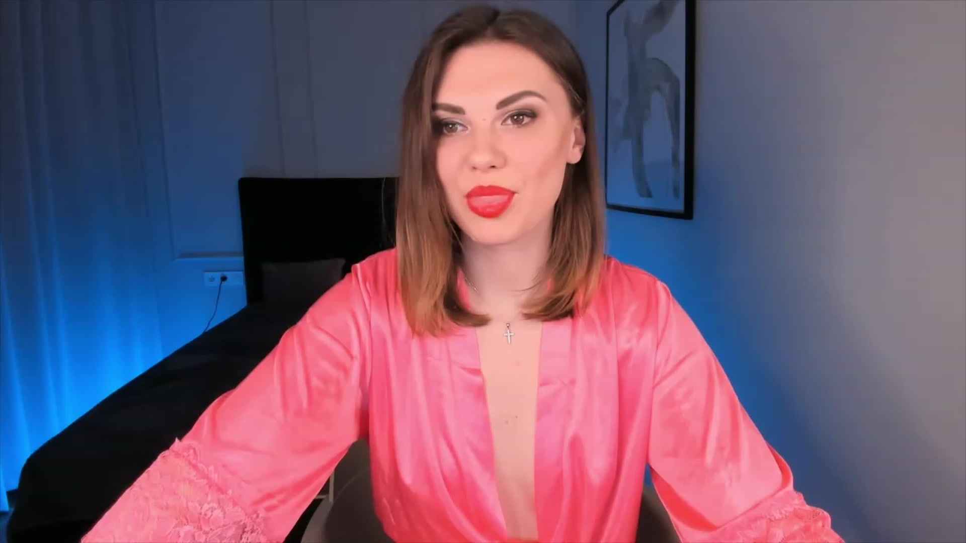 Gallery image thumbnail from KristinaLogan's myfreecams stream on, 12/05/2022, 16:15 image 16 of 20