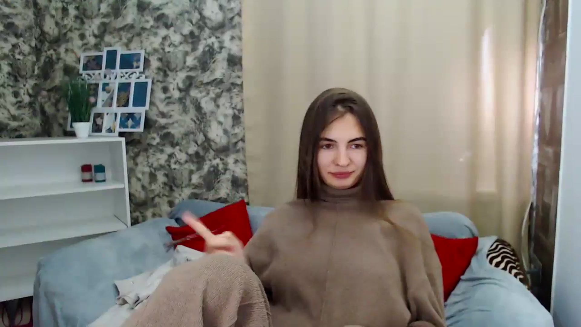 Gallery image thumbnail from KristinaMFC's myfreecams stream on, 10/20/2024, 10:38 image 14 of 20