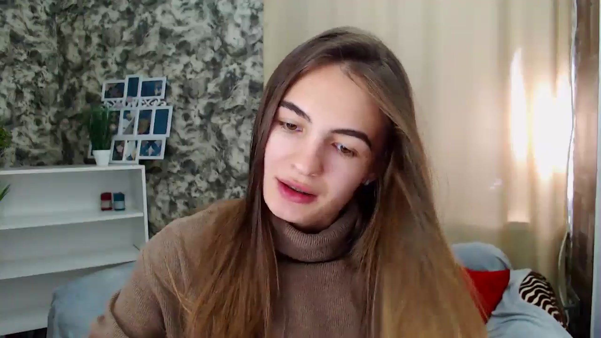 Gallery image thumbnail from KristinaMFC's myfreecams stream on, 10/20/2024, 10:38 image 7 of 20