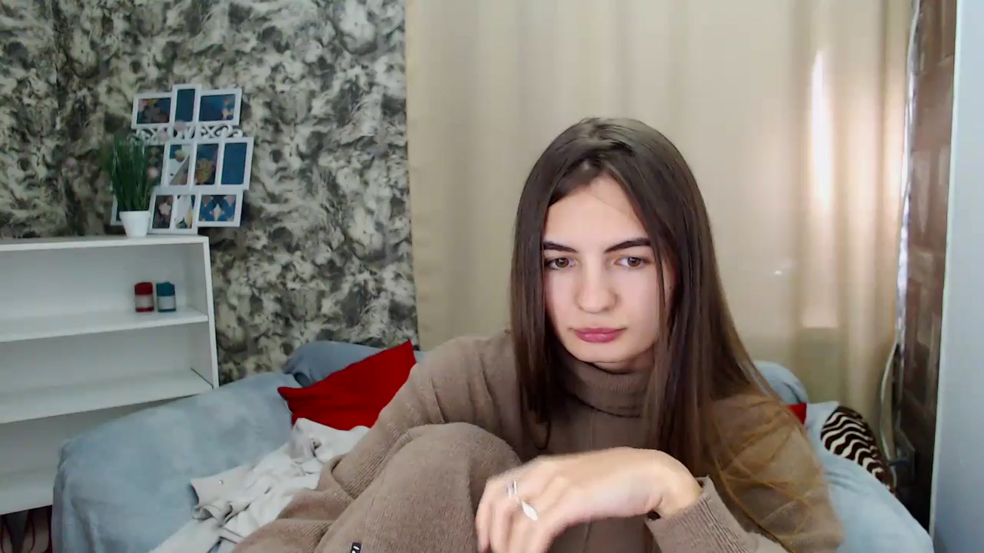 Gallery image thumbnail from KristinaMFC's myfreecams stream on, 10/20/2024, 10:38 image 19 of 20